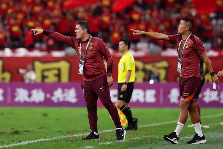 世预赛-黄博文武磊立功 国足2-0卡塔尔进12强赛 世预赛-黄博文武磊立功 国足2-0卡塔尔进12强赛